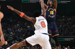 开云体育登录-尼克斯球员防守铁桶般坚韧，控制比赛局势的简单介绍