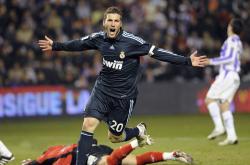 开云体育入口-当东方铁壁遇上魔法指挥家，哈利伯顿的个人艺术展在北京队主场绽放