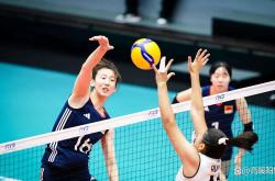 开云体育-女子足球比赛中,中国队大胜对手,晋级半决赛