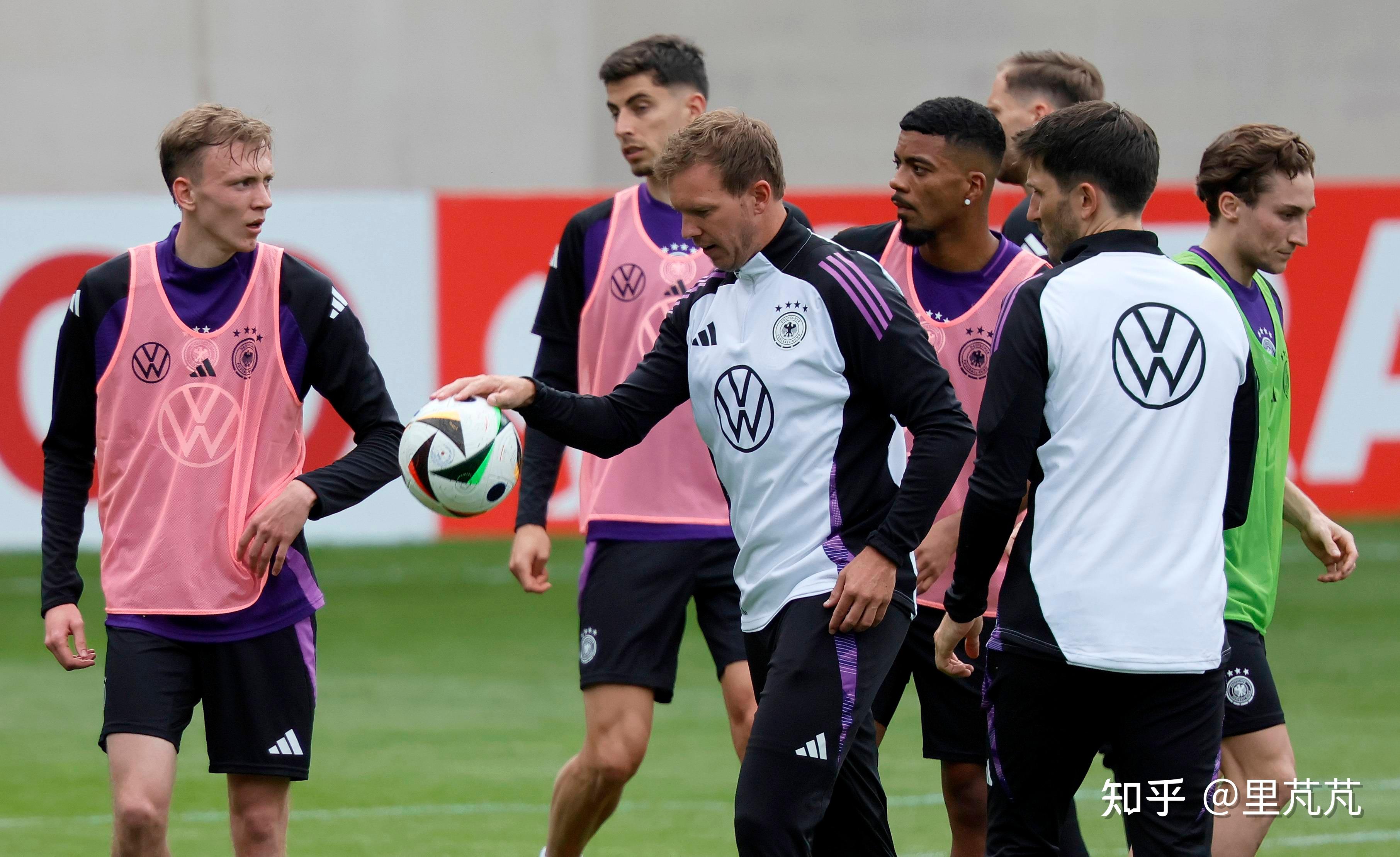 德国队实力雄厚,成功晋级欧洲杯决赛阶段 德国队实力雄厚,成功晋级欧洲杯决赛阶段