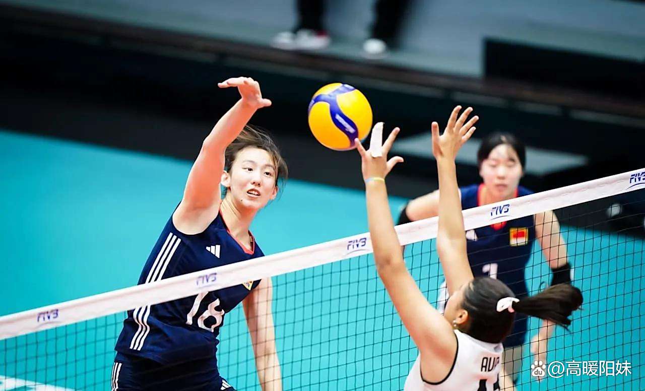 女子足球比赛中,中国队大胜对手,晋级半决赛 女子足球比赛中,中国队大胜对手,晋级半决赛