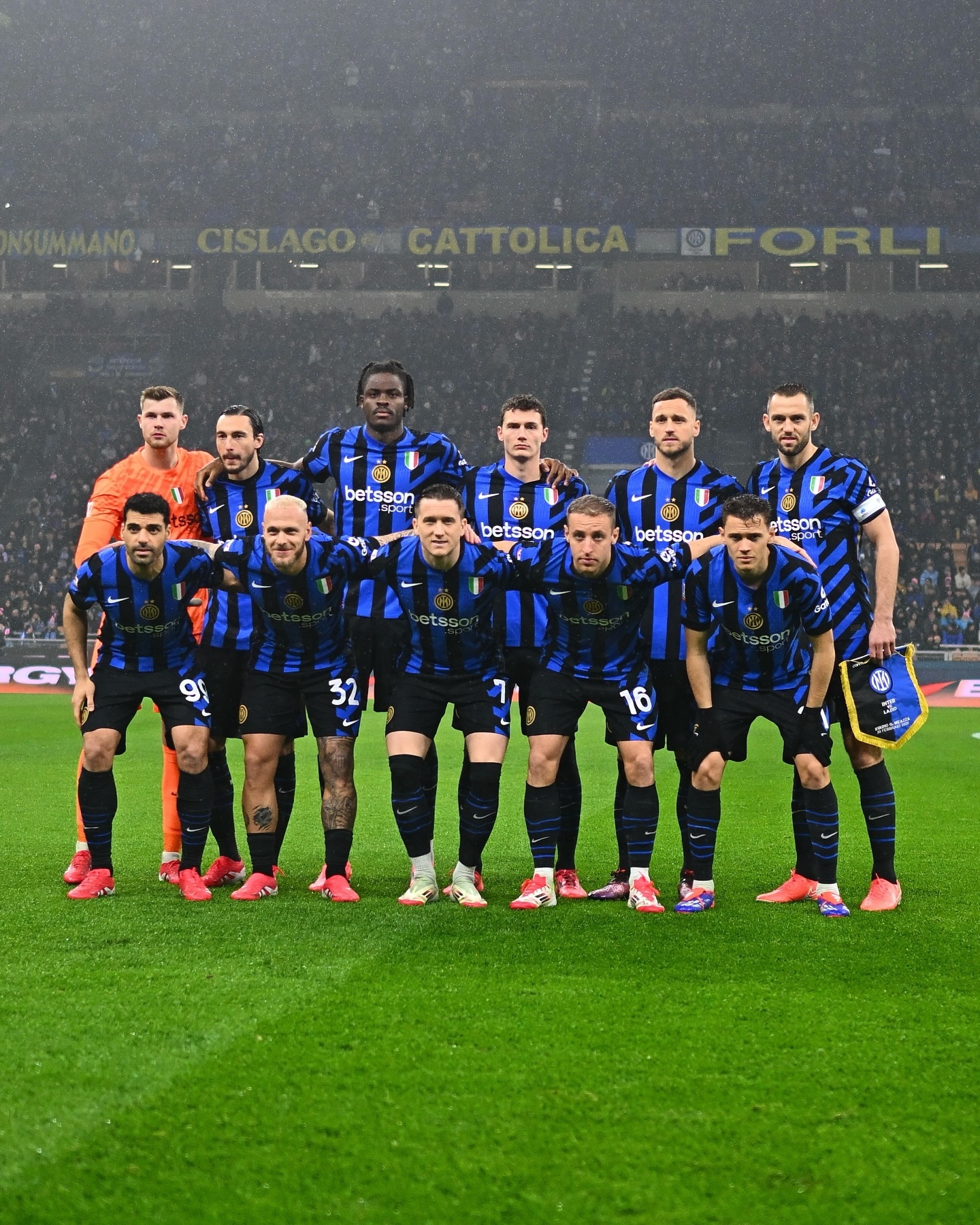 利物浦主场大胜，轻松晋级16强