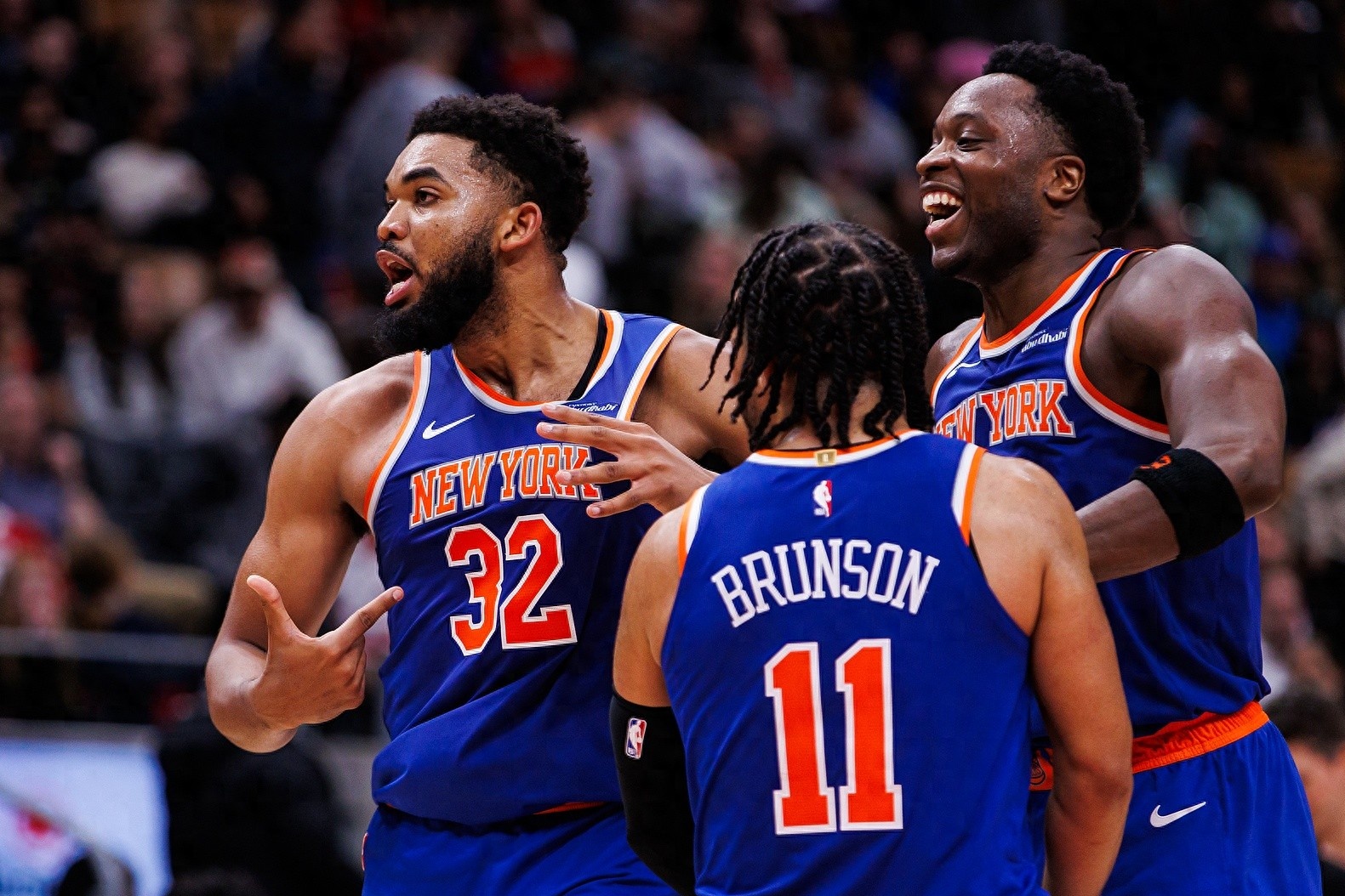 尼克斯球员防守铁桶般坚韧，控制比赛局势的简单介绍