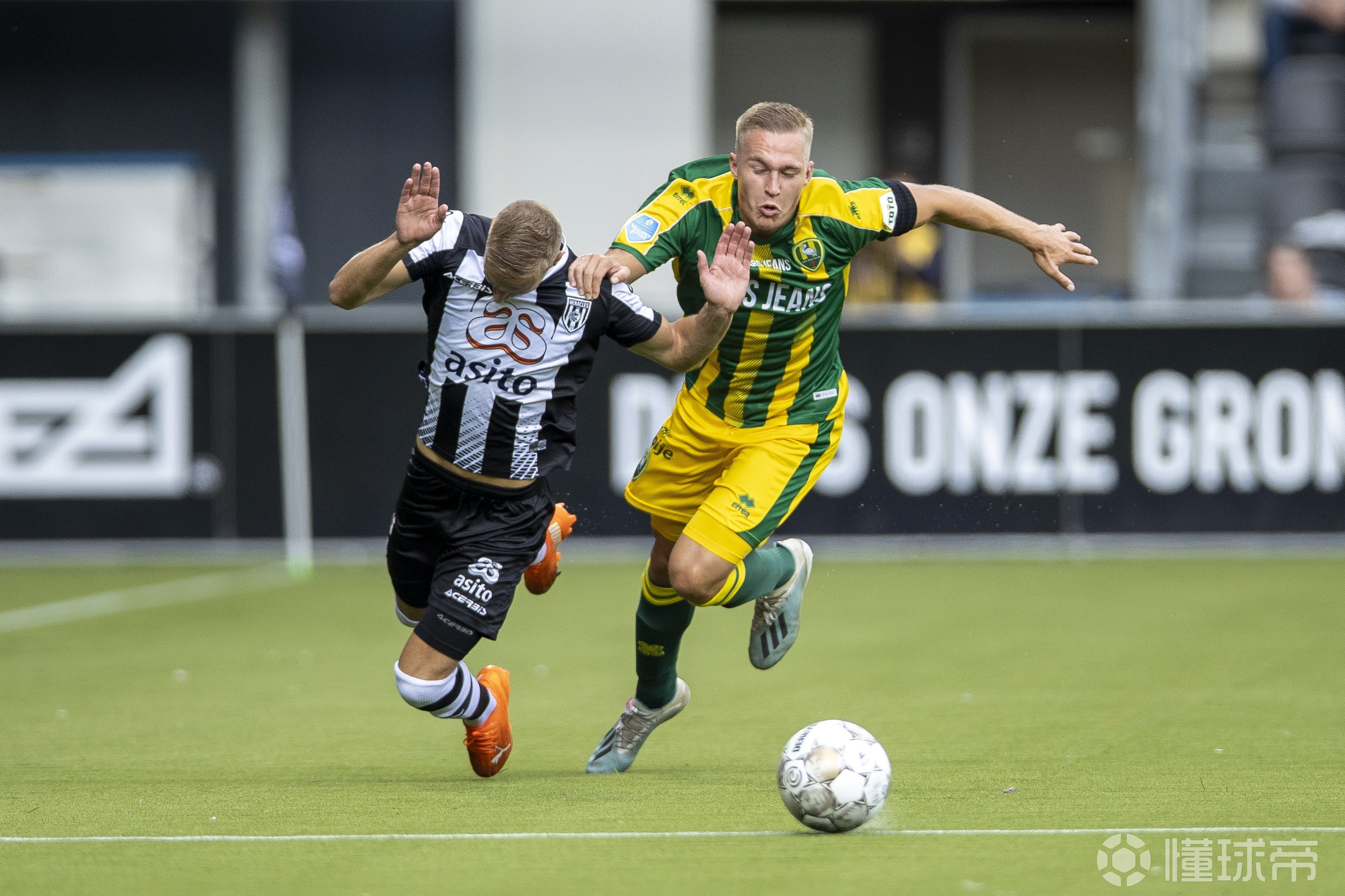 阿贾克斯落败，荷甲劲旅备受打击