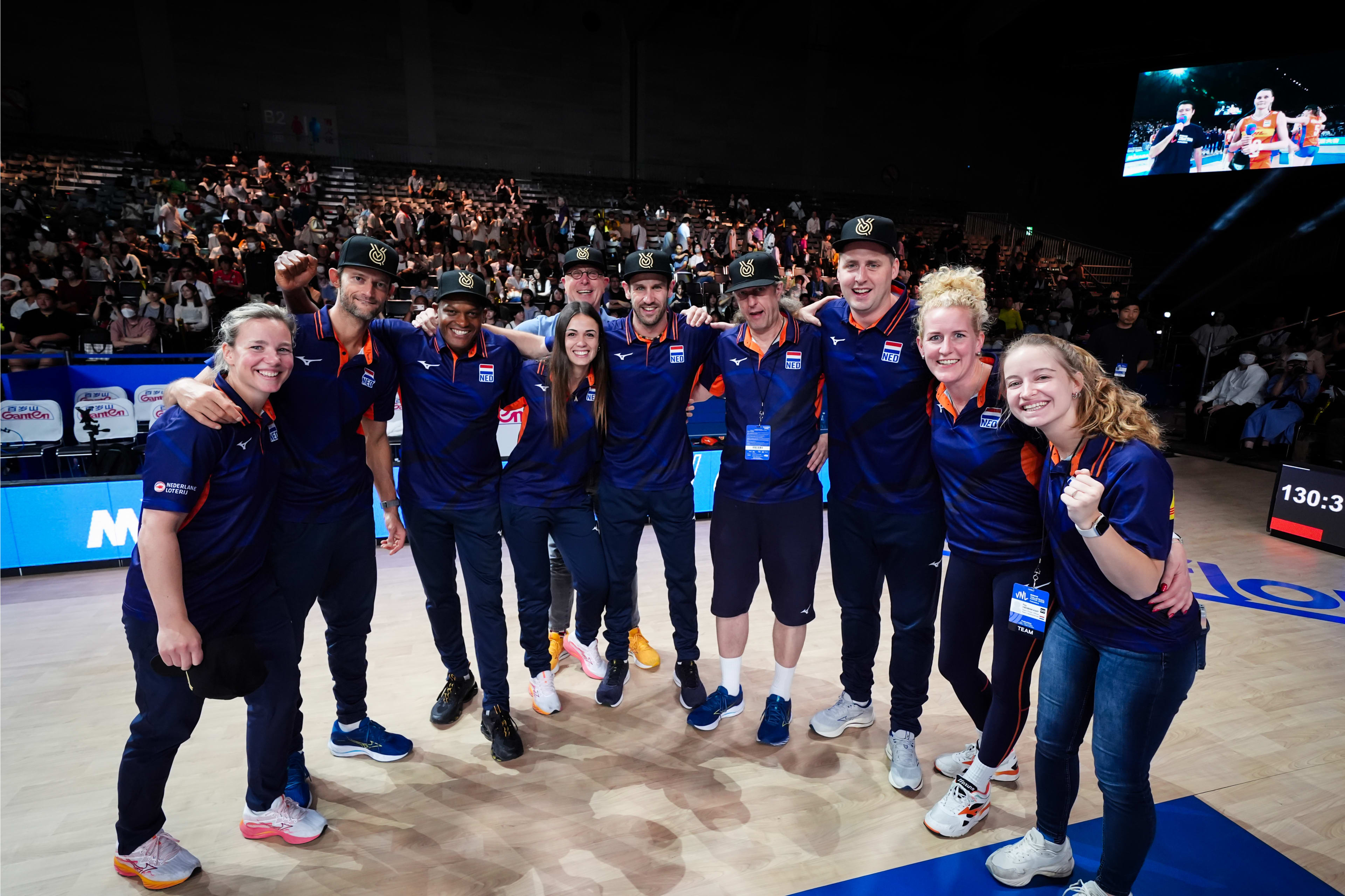 荷兰篮球联赛新赛季火爆开战,球迷热情高涨 荷兰篮球联赛新赛季火爆开战,球迷热情高涨