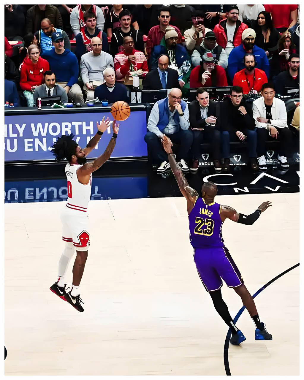 湖人险胜公牛，欧文带队取胜的简单介绍