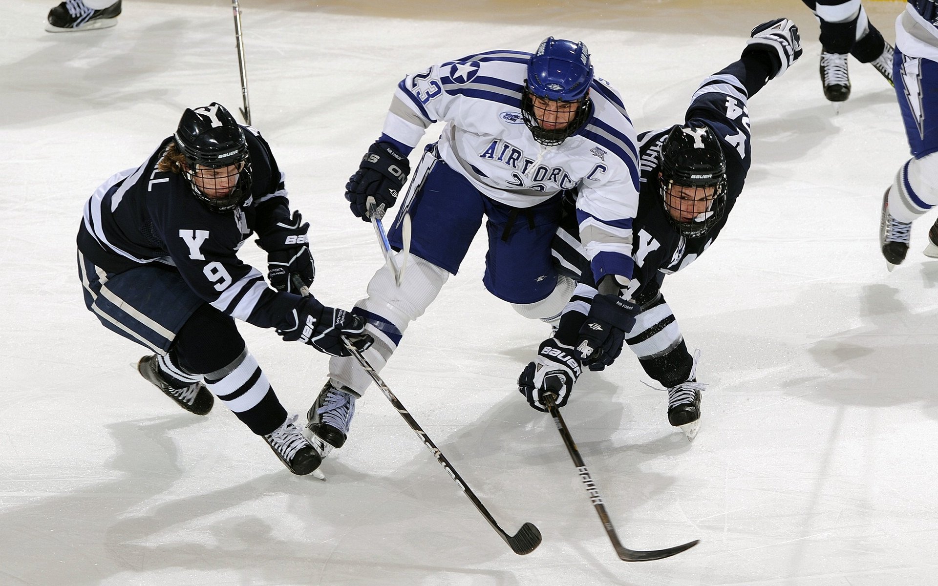 跨界风暴,火箭终结新疆之夜,克莱却在F1赛道接管比赛